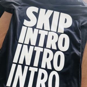 Skip intro- camiseta